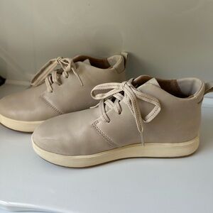 Women’s Tan Casual Sneakers